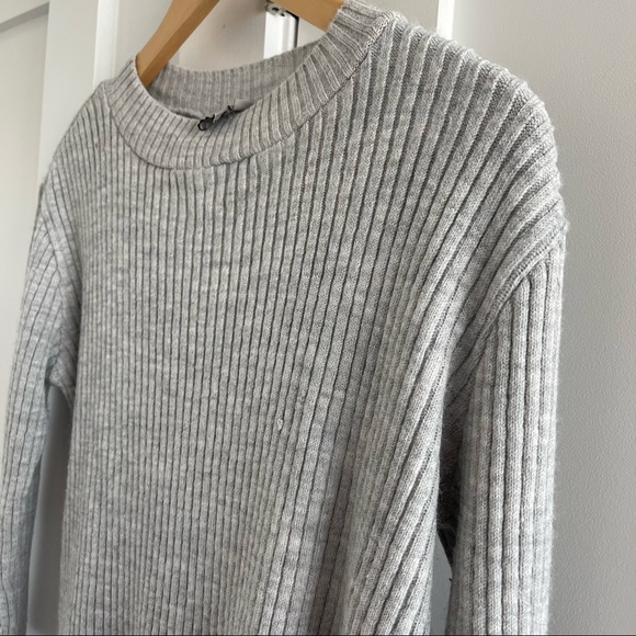 Light grey ribbed mock turtleneck sweater - Picture 4 of 7